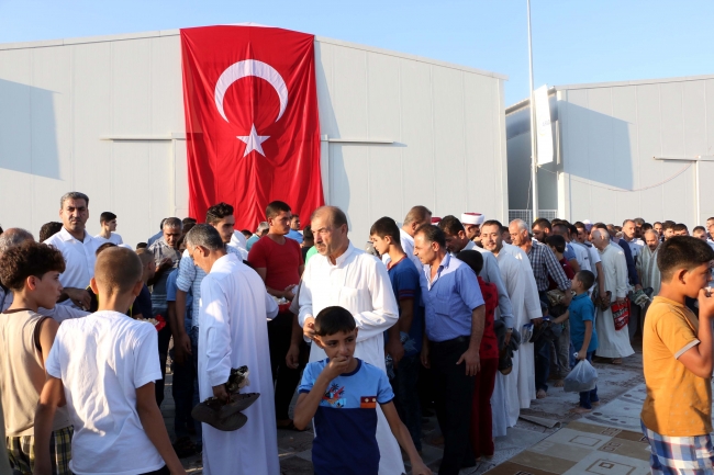 Çadır kentlerde kalan sığınmacıların hüzünlü bayramı