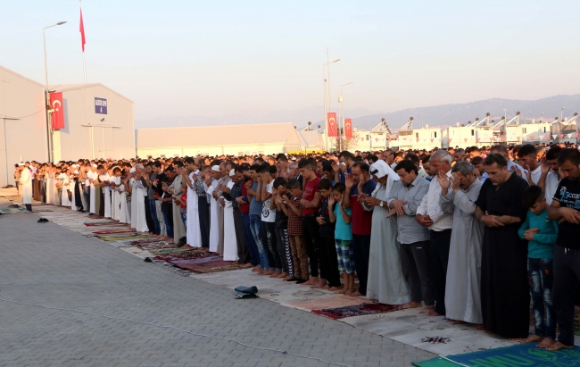 Çadır kentlerde kalan sığınmacıların hüzünlü bayramı