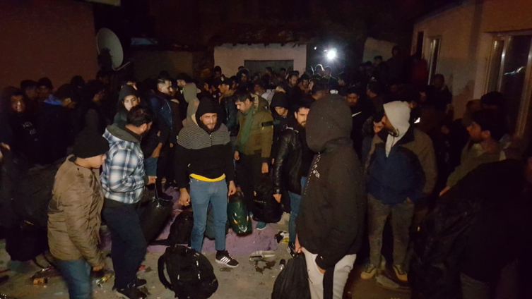 Edirne'de bir evde 100 kaçak göçmen yakalandı