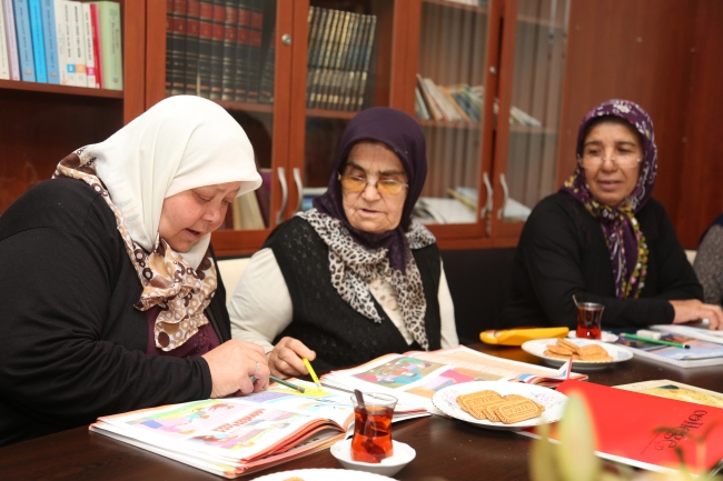 Antalyalı kadınlar okuma yazma seferberliğine katıldı