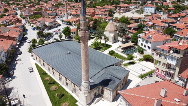 Sivrihisar Ulu Cami'de yeniden cemaatle namaz kılınmaya başlandı
