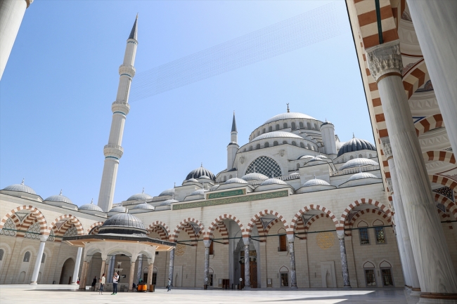 buyuk camlica camii 2 yilda 12 milyon ziyaretciyi agirladi son dakika haberleri