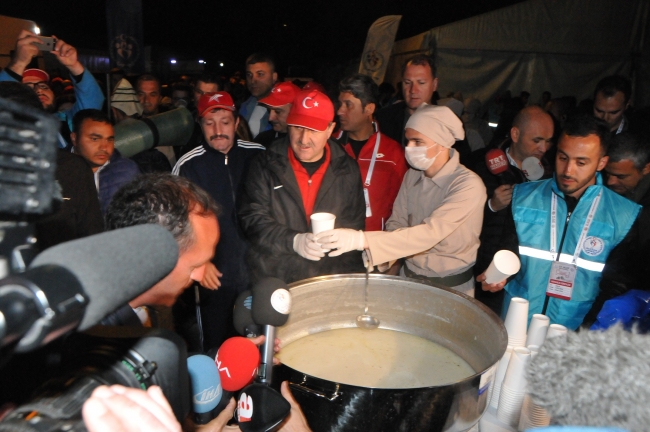 Çanakkale'de 10 bin Türk dedelerinin izinde yürüdü