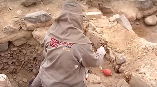 Peru'da Caral uygarlığına ait eski bir duvar resmi keşfedildi