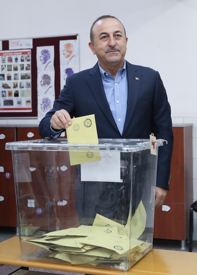 Bakanlar oylarını kullandı