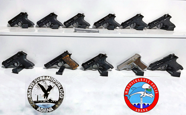 Otomobilinde 11 tabanca ele geçirildi, "yolda buldum" dedi