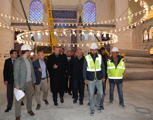 Cumhurbaşkanı Erdoğan Çamlıca Camii'nde incelemelerde bulundu