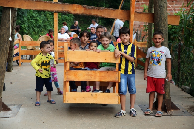 Rize'nin 165 yıllık bayram eğlencesi: Ahşap dönme dolap