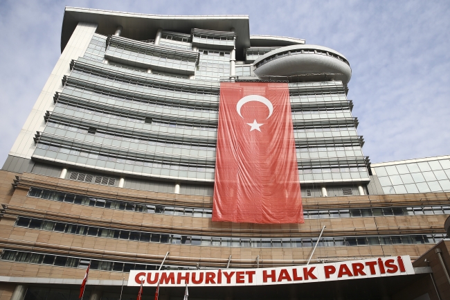 CHP Genel Başkanı Kılıçdaroğlu'ndan Afrin şehitleri için bayrak çağrısı