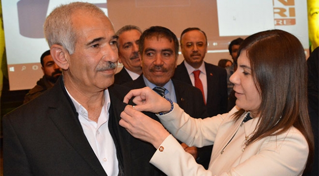 Kırşehir'de CHP'den istifa eden 81 kişi AK Parti'ye geçti