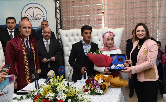 Hayatlarını birleştirmek için Sevgililer Günü'nü tercih ettiler