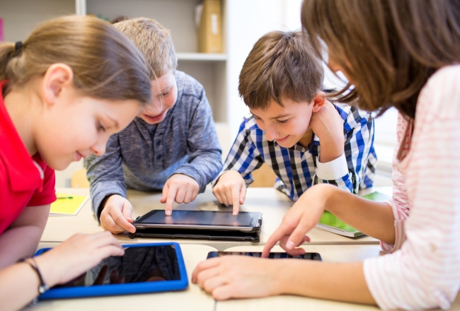 Okul çağına gelmemiş 4 çocuktan 3'ü teknolojik cihazlara erişiyor