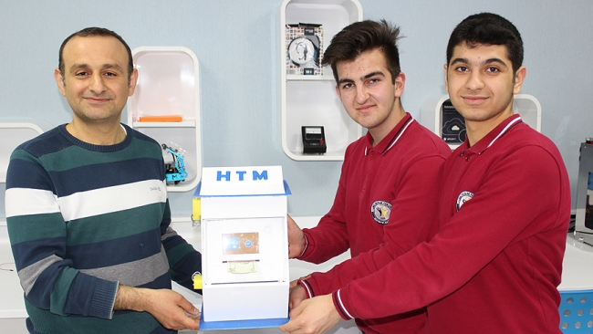Lise öğrencilerinden 'parayı temizleyen cihaz'