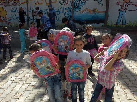 İsveç'ten Suriyeli yetim çocuklara hediye