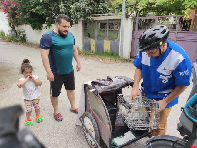 Çocuk römorkunu hayvan ambulansı yaptı