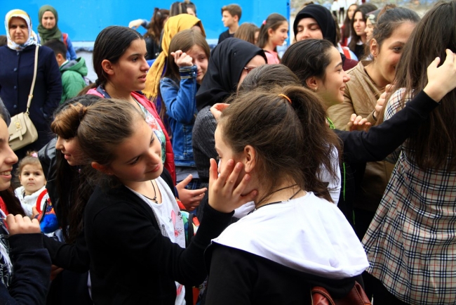 41 ülkeden gelen misafir çocuklar gözyaşlarıyla ülkelerine döndü