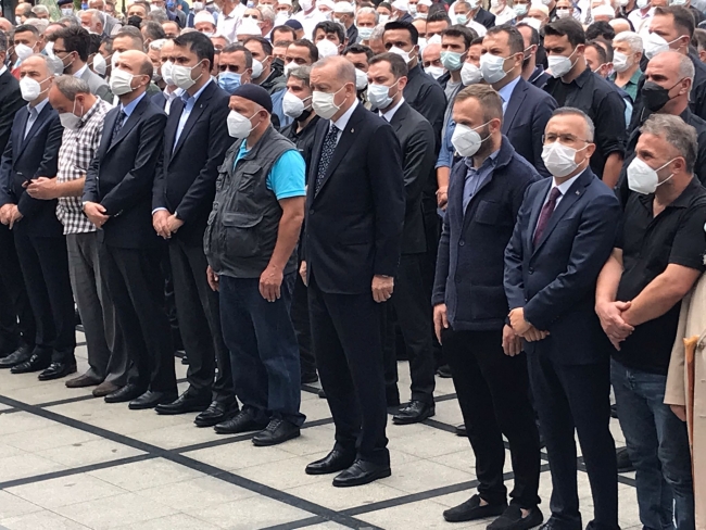 Cumhurbaşkanı Erdoğan, Osman Yıldız'ın cenazesine katıldı