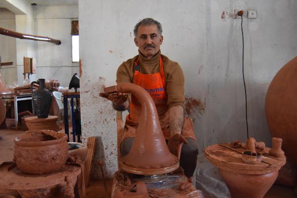 Ürettiği gramofon hunisi telefonlara hoparlör etkisi veriyor