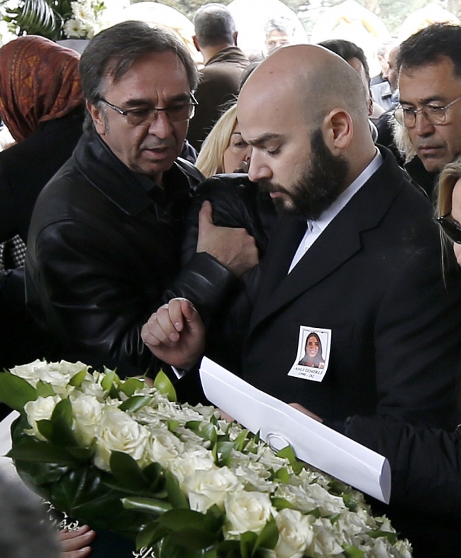 İran'da düşen uçakta hayatını kaybedenlere veda