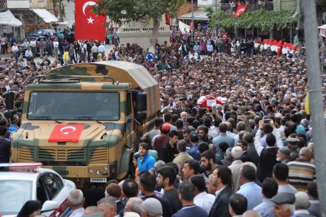 Şehitlerimiz son yolculuklarına uğurlandı