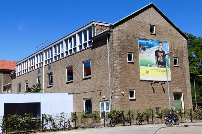 Hollanda'da FETÖ okulları tutunamıyor