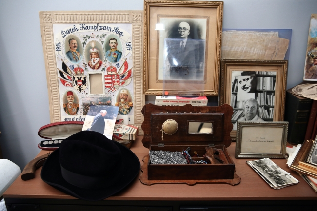 Nazım Hikmet'in eşyaları çöpten müzayedeye