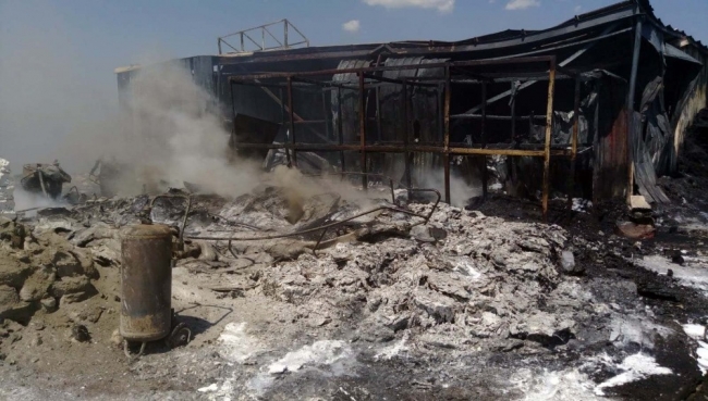 İzmir'de plastik fabrikasında yangın