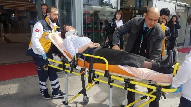 Fuar alanında stant devrildi: 3 yaralı