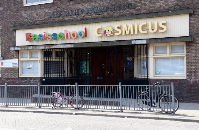 Hollanda'da FETÖ okulları tutunamıyor