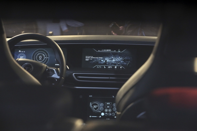 Yerli Otomobil Holografik asistan