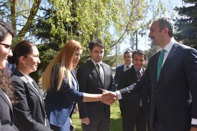 4 bine yakın FETÖ'cü hakim-savcı ihraç edildi