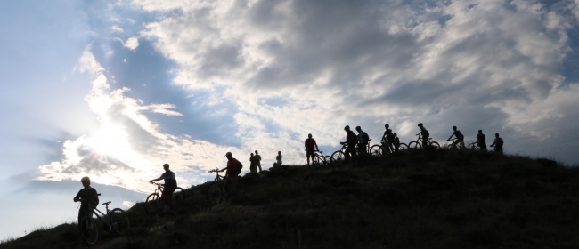 Dağ bisikletiyle Palandöken'i geziyorlar