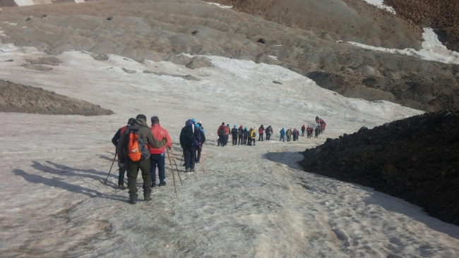15 Temmuz şehitlerini 4 bin 58 metre yükseklikten andılar