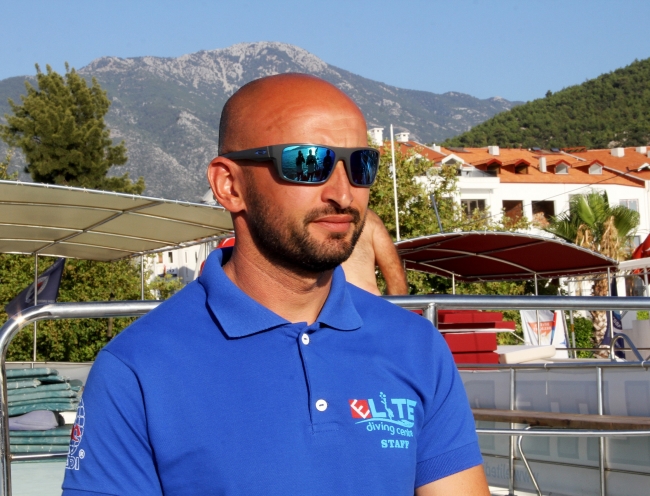 Denizin dibinde çalışma ofisi kurdular