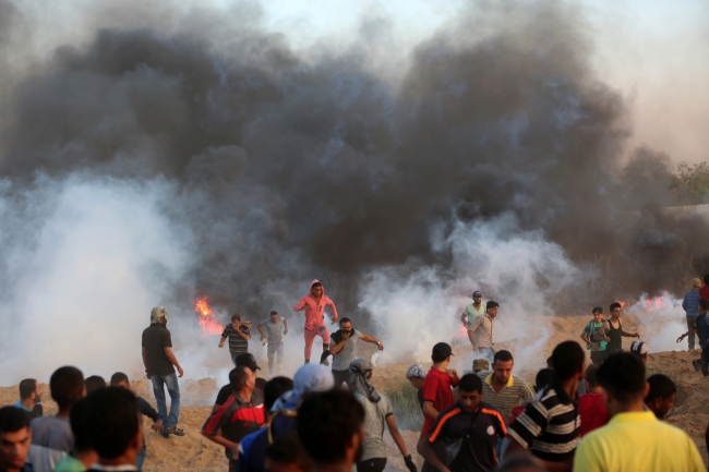Gazze sınırında 7 Filistinli şehit oldu 90 Filistinli yaralandı