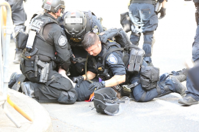 ABD'de protesto çatışmaya dönüştü