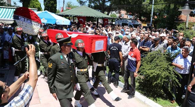Manisa ve Karaman şehitlerini uğurladı