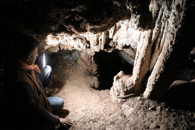 Pamukkale'de beyaz traverten oluşumlu mağara keşfedildi