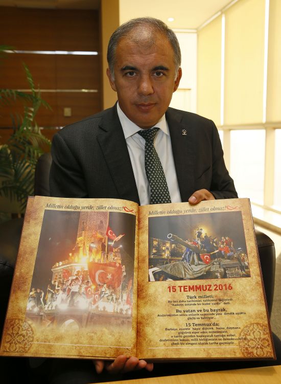 Demokrasi nöbetlerinde tutulan defterler kitaplaştırıldı