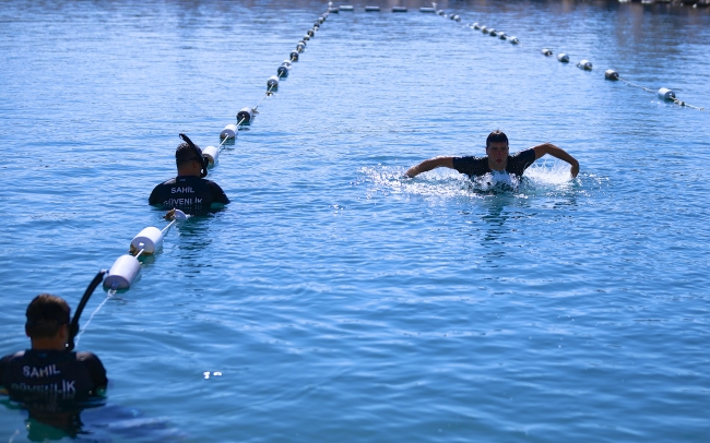 Mavi sulardaki kurtarıcıların zorlu eğitimleri