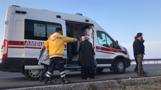 Denizli'de yolcu otobüsü devrildi: 2 ölü, 35 yaralı