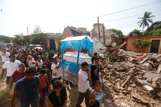Son yüzyılın en büyük depremini yaşayan Meksika'da acı bilanço
