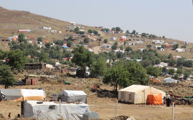 Deralılar Ürdün sınırına göç ediyor