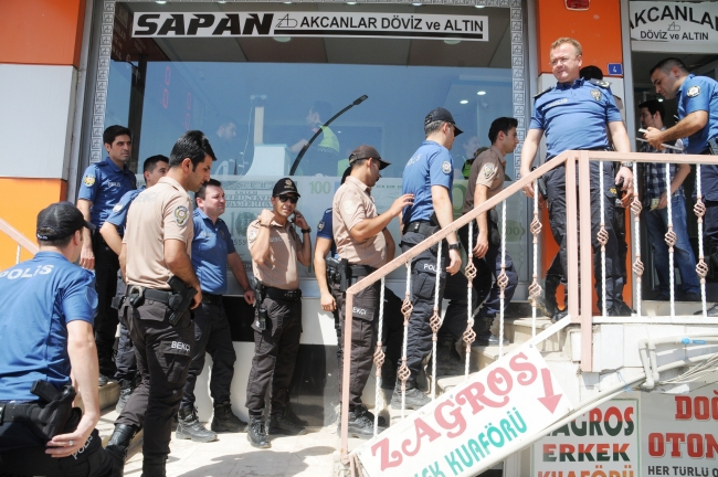 Güneydoğu'da vatandaşlar döviz bozdurma çağrısına destek verdi