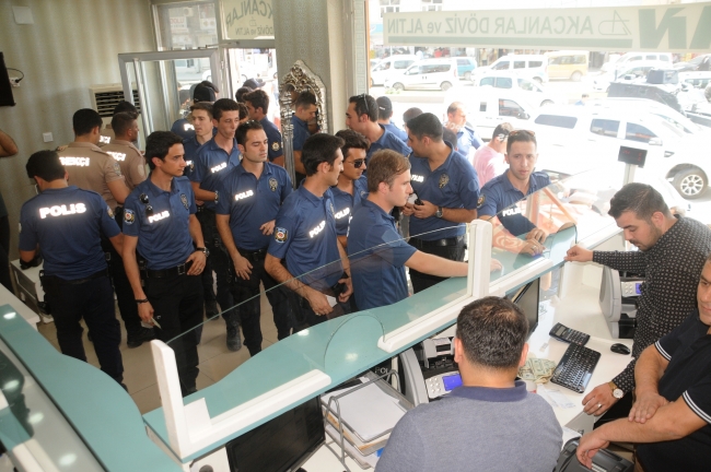 Güneydoğu'da vatandaşlar döviz bozdurma çağrısına destek verdi