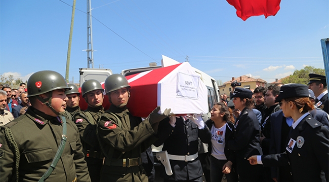 Şehit polisler son yolculuklarına uğurlandı