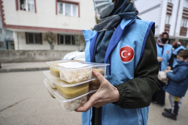 TDV, ramazanda 20 bin kişiye iftarlık kumanya dağıtacak