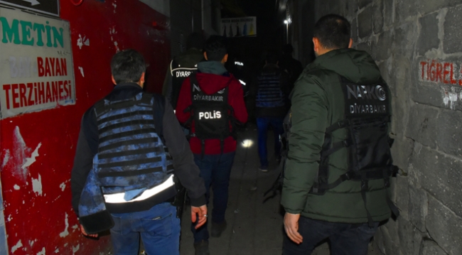 İlçe emniyet müdürü ve Surlu çocuklar arasında gülümseten diyalog