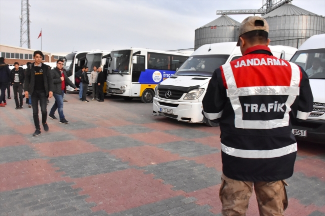 Okul servis araçları jandarmanın takibinde