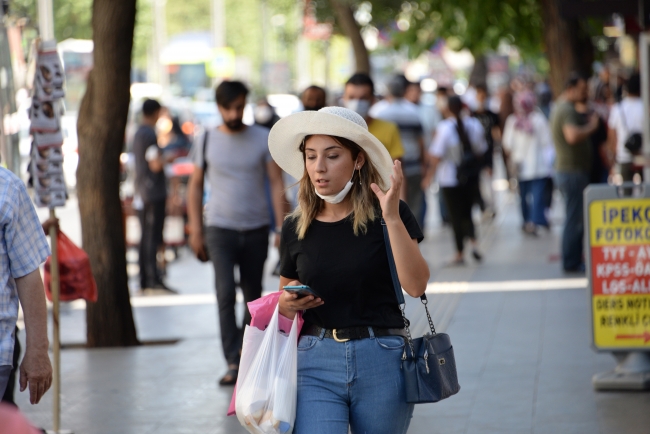 Diyarbakır'da vaka artışlarının nedenleri: Maske, taziye ve düğünler